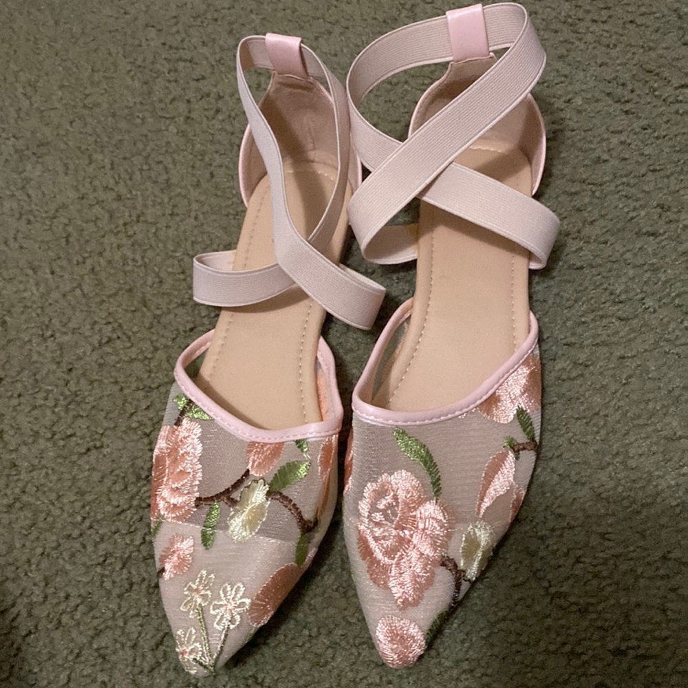 Flat shoes